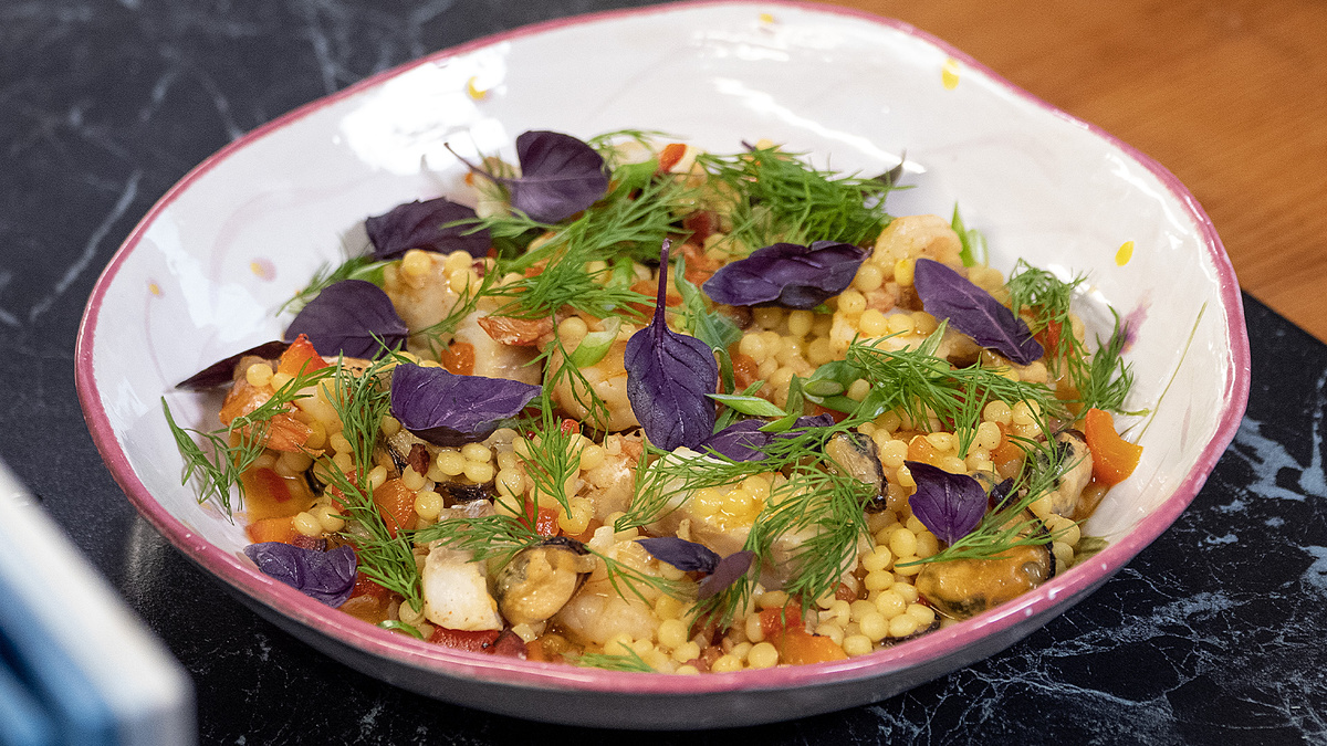 Погрузитесь в гастрономический мир с уникальной испанской паэльей Фидеуа