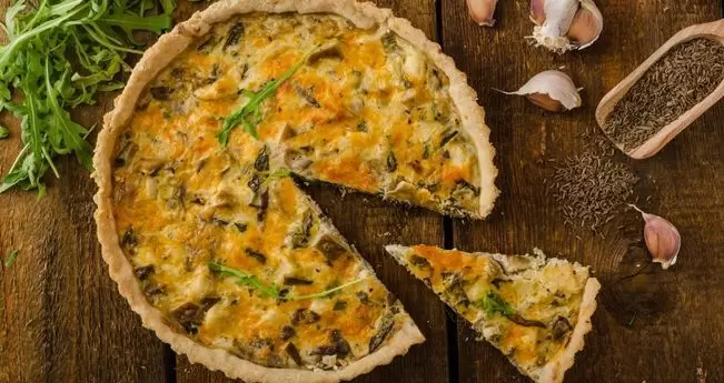 Удивите своих гостей: киш с курицей и лисичками в стиле французской гастрономии