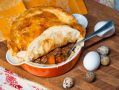 День пива в каждый кусочек: мясной пирог с темным пивом, который покорит сердца