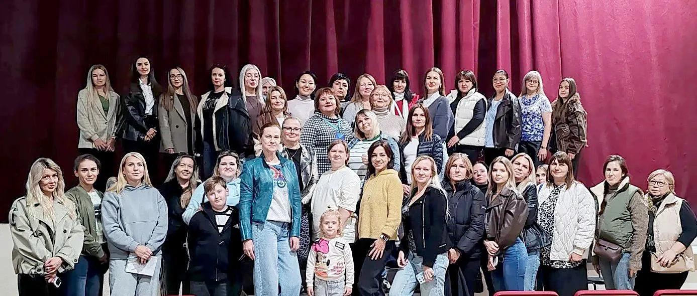 «Семья – наш духовный код. Как сохранить доверие и не потерять контроль» – этой теме было посвящено очередное заседание родительской гостиной, которое прошло на базе дворца творчества «Русинка»
