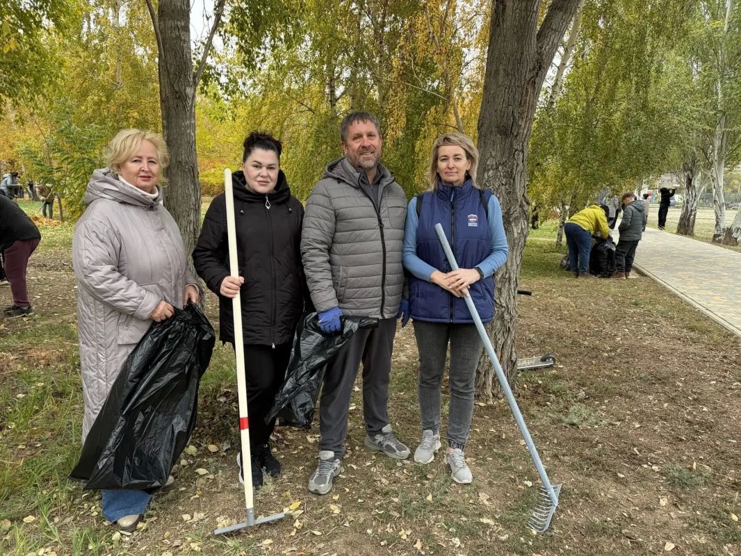В парке «Новый город» было не менее многолюдно В парке «Новый город» было не менее многолюдно