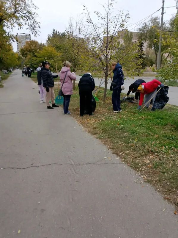 В парке «Волжский» тем временем прошел субботник с участием активистов 3 и 5 округов В парке «Волжский» тем временем прошел субботник с участием активистов 3 и 5 округов